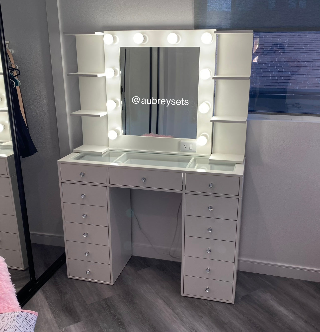48in vanity with small shelves
