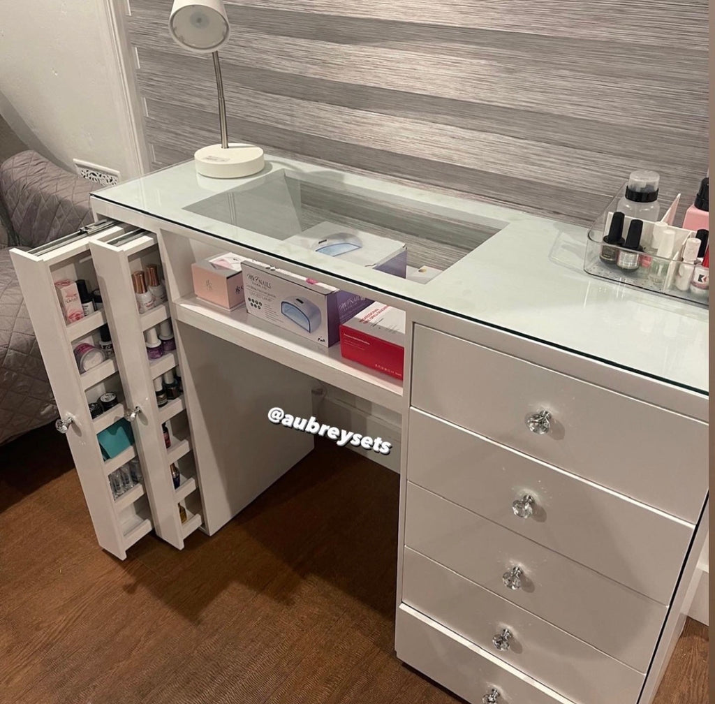 Nail table